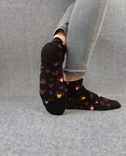 Paire de chaussettes noires en coton à motifs coeurs colorés Le Petit Placard