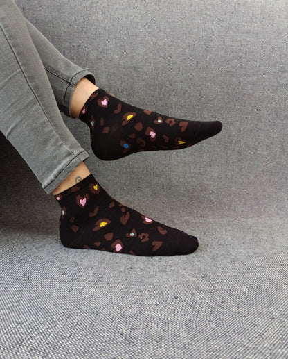 Paire de chaussettes noires en coton à motifs coeurs colorés Le Petit Placard