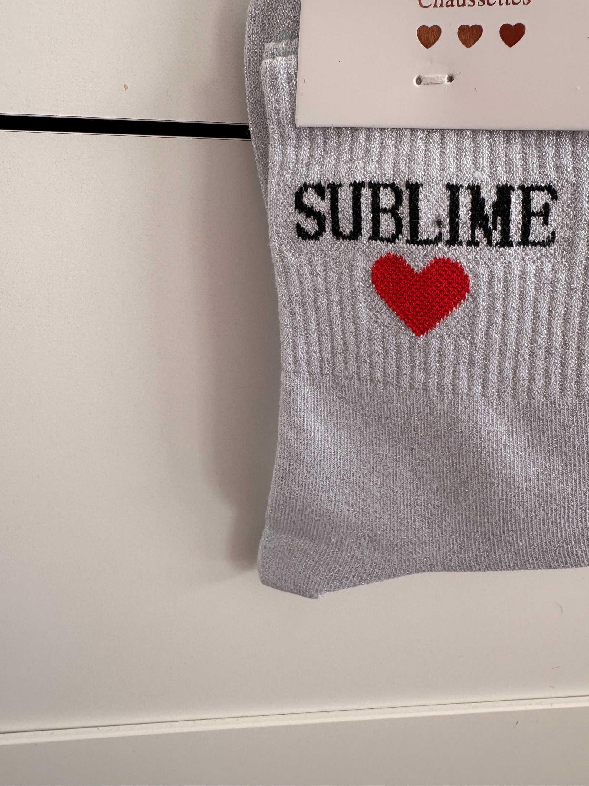 Chaussettes hautes pailletées Sublime argentées avec inscription blanche - cœur rouge, chaussettes élégantes Mademoiselle Citron