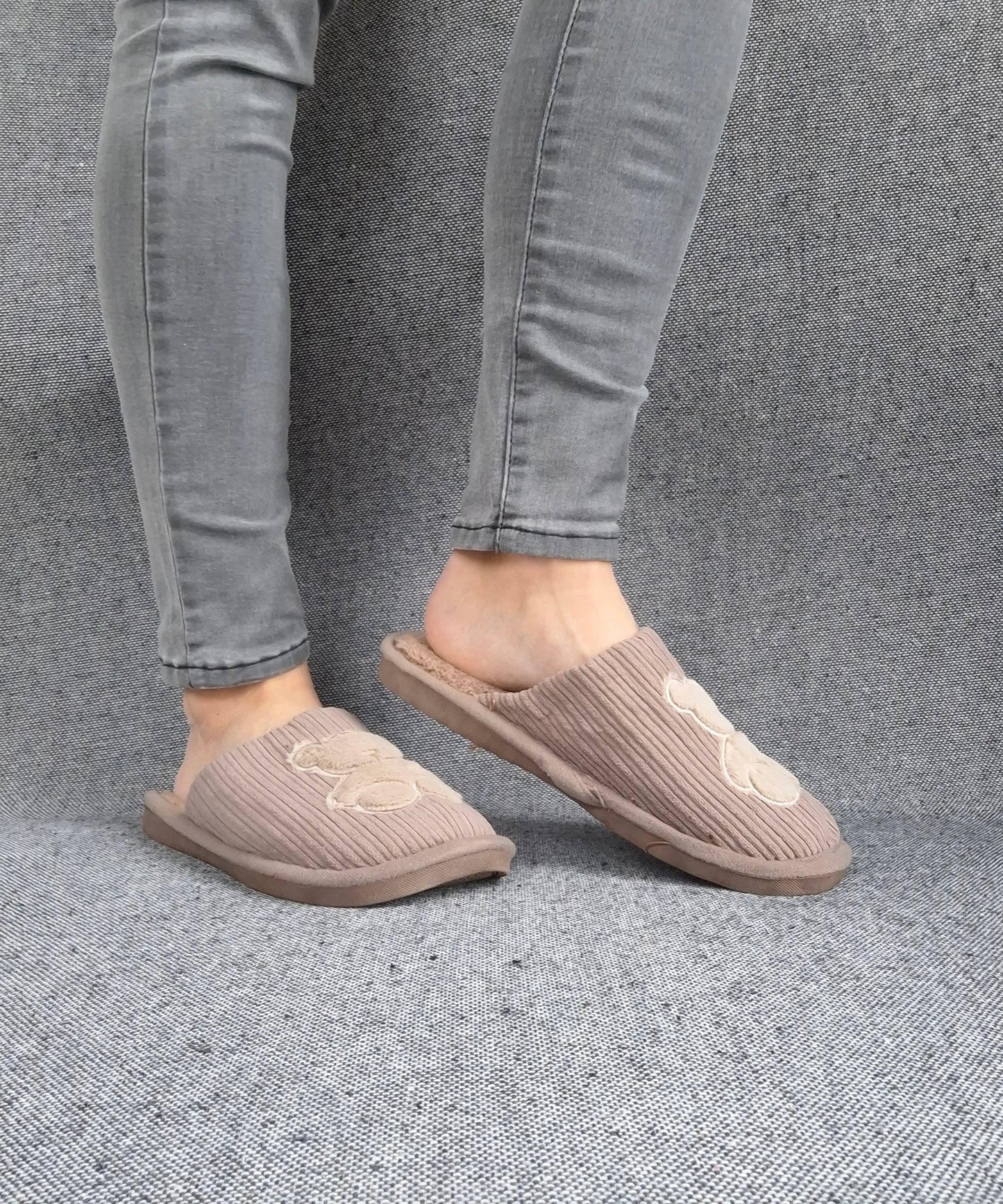 Chaussons fourrés marron en tissu avec motif ours Le Petit Placard