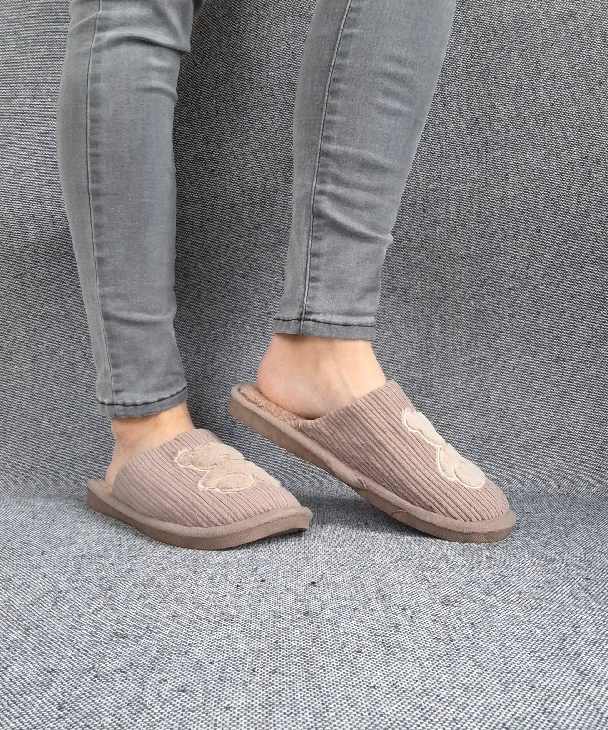 Chaussons fourrés marron en tissu avec motif ours Le Petit Placard