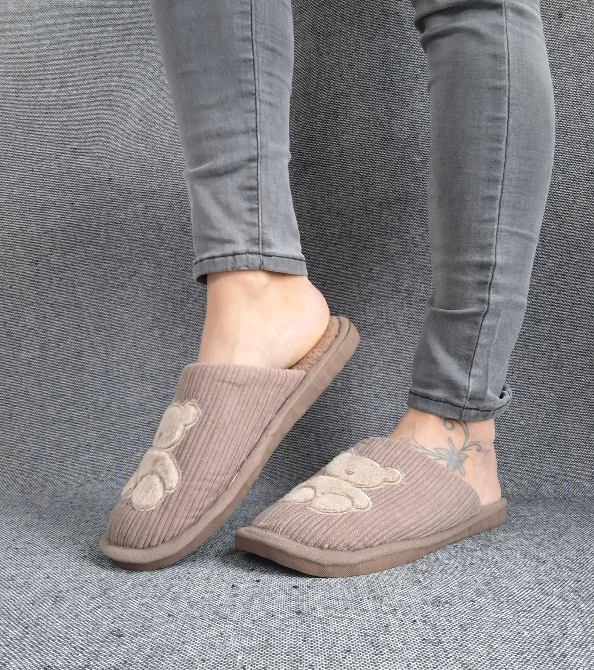 Chaussons fourrés marron en tissu avec motif ours Le Petit Placard