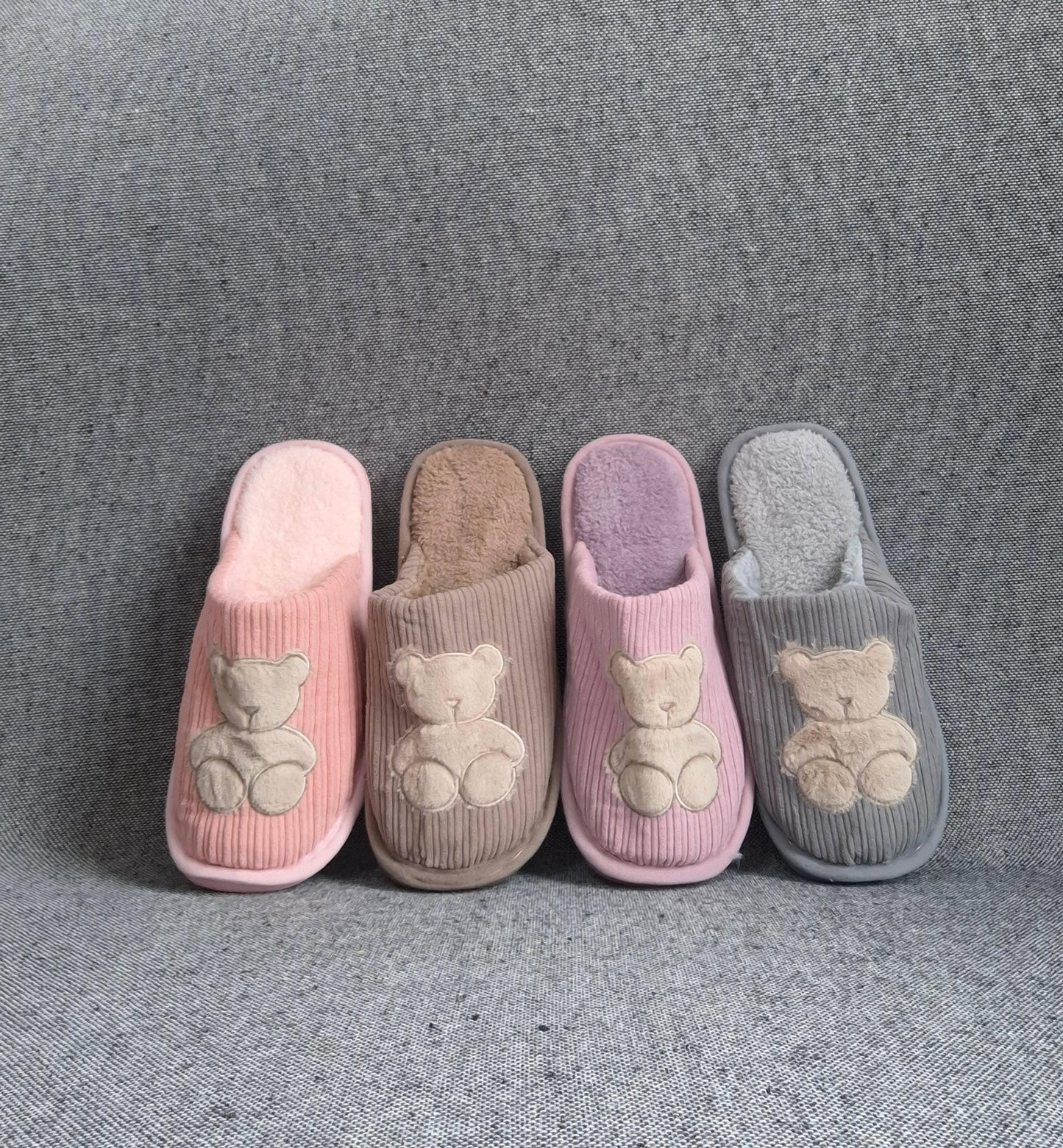 Chaussons fourrés marron en tissu avec motif ours Le Petit Placard