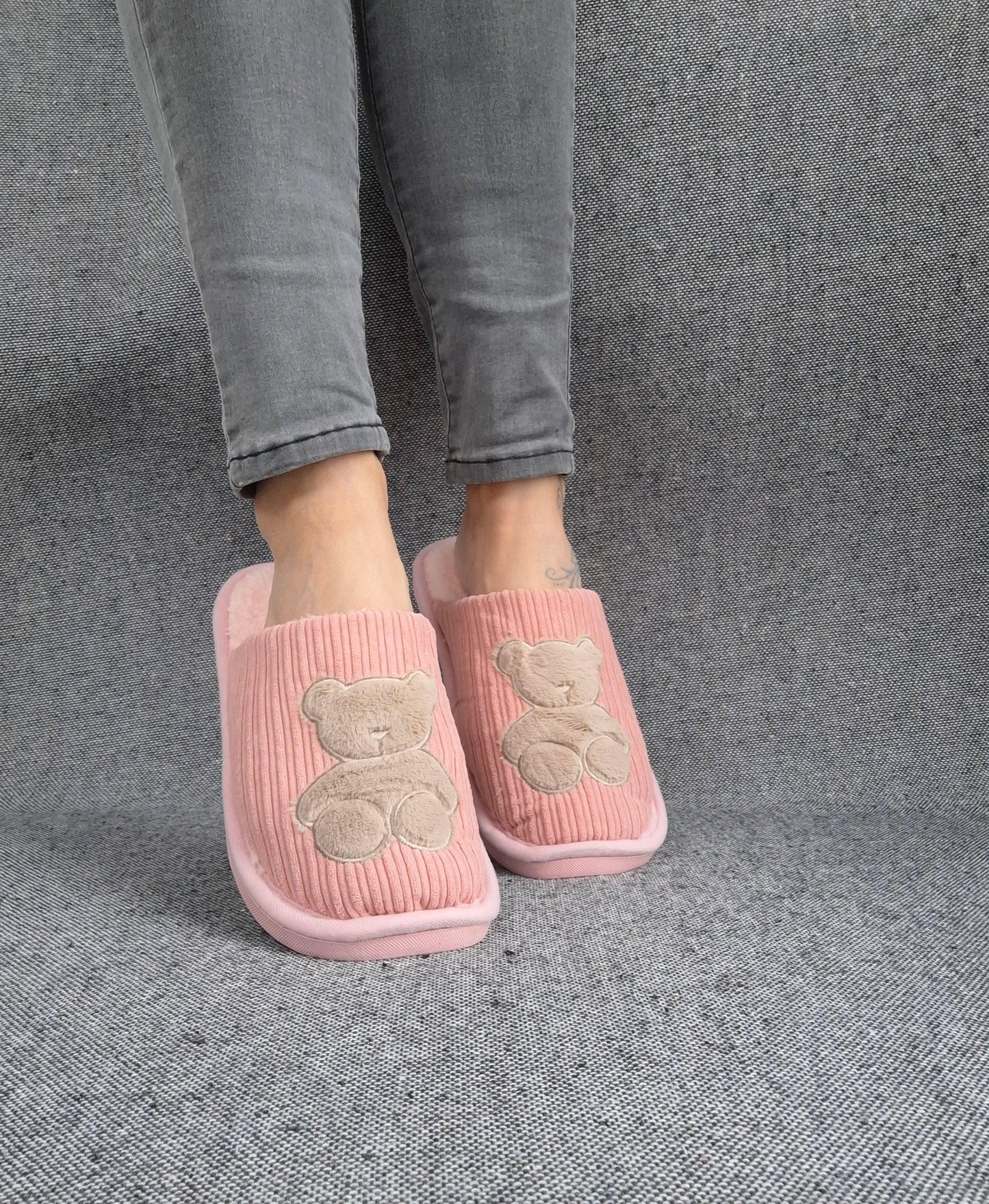 Chaussons fourrés rose en tissu avec motif ours Le Petit Placard