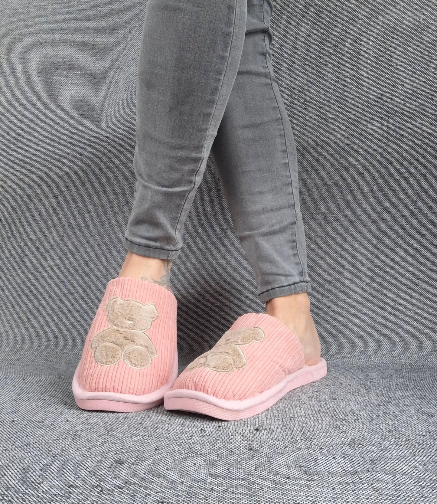 Chaussons fourrés rose en tissu avec motif ours Le Petit Placard
