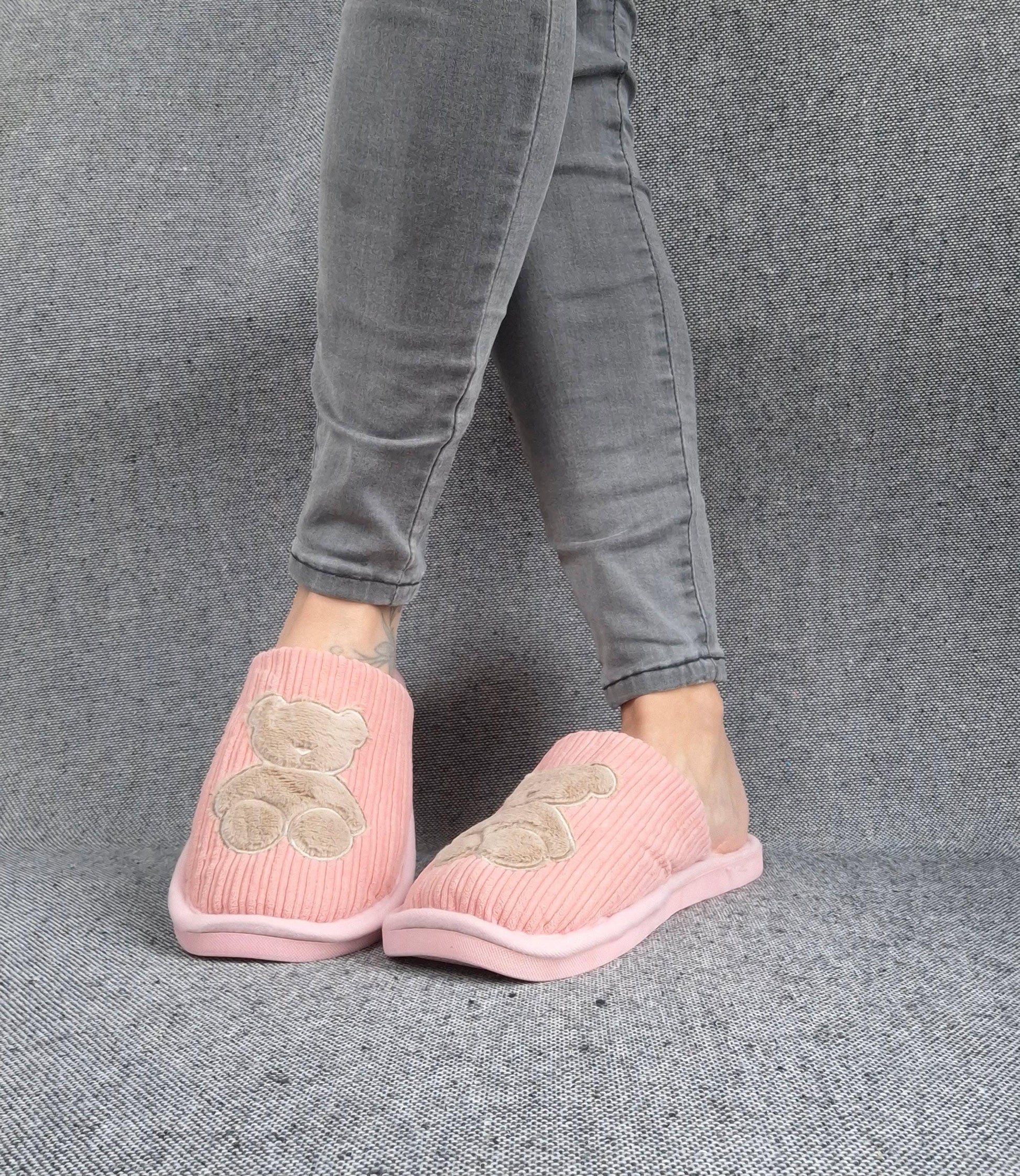 Chaussons fourrés rose en tissu avec motif ours Le Petit Placard