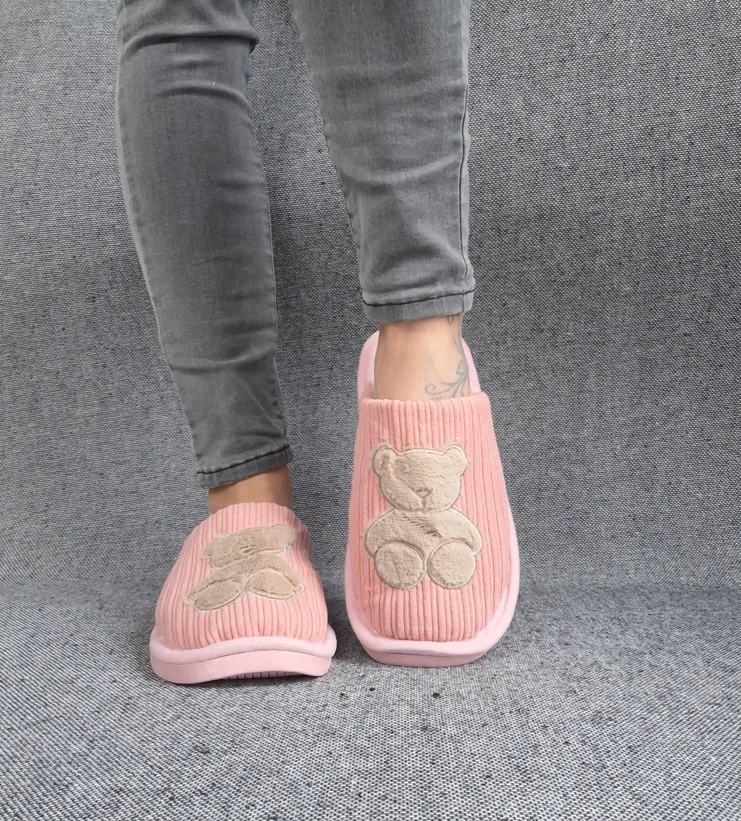 Chaussons fourrés rose en tissu avec motif ours Le Petit Placard