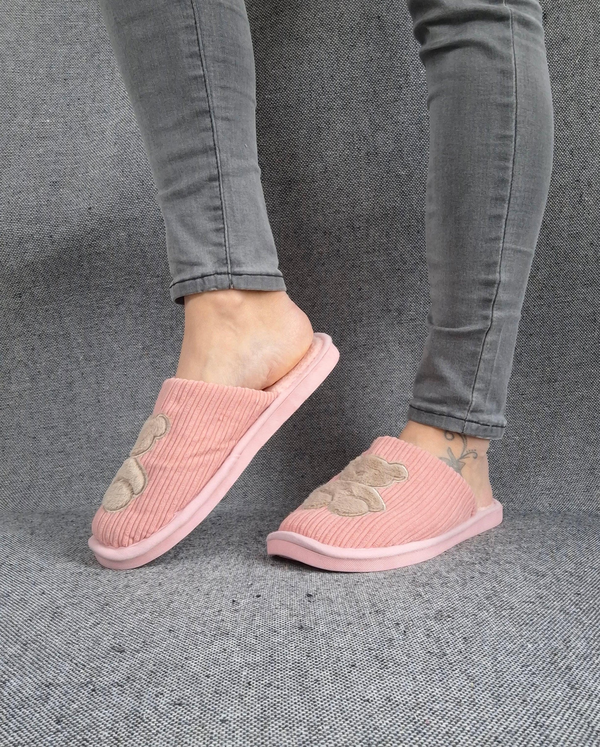Chaussons fourrés rose en tissu avec motif ours Le Petit Placard