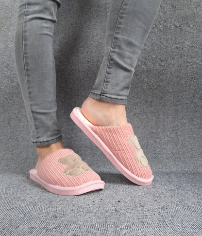 Chaussons fourrés rose en tissu avec motif ours Le Petit Placard