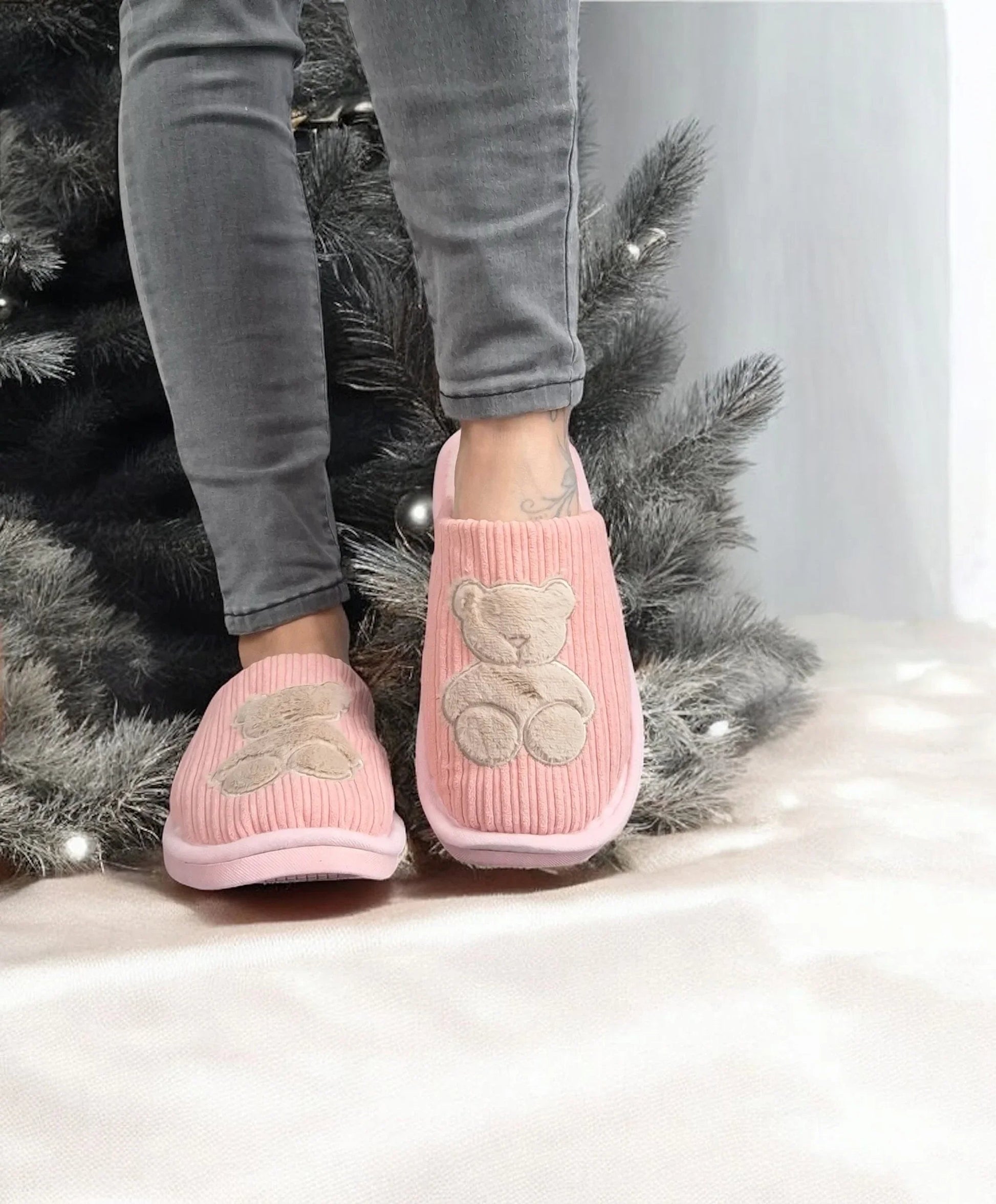 Chaussons fourrés rose en tissu avec motif ours Le Petit Placard
