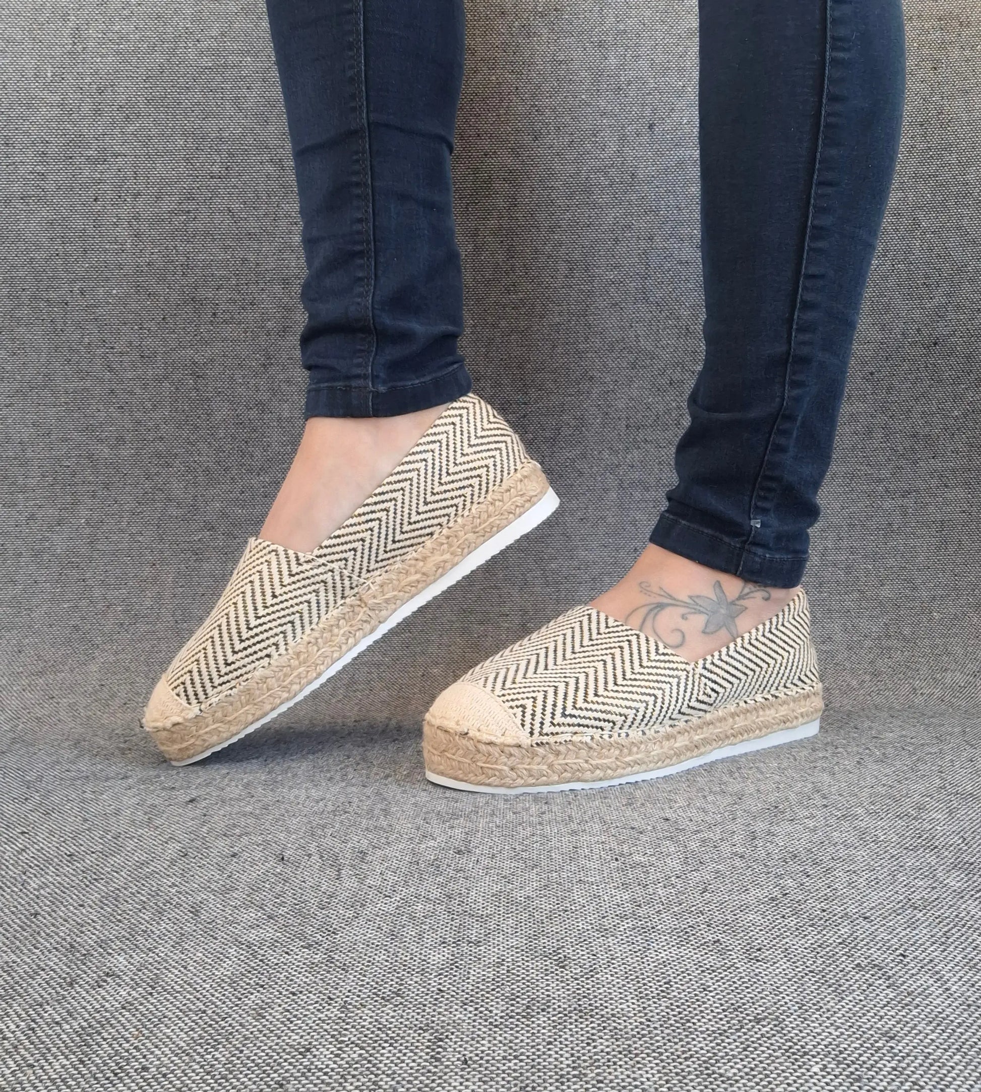 Espadrilles plates beige doré noir Le Petit Placard