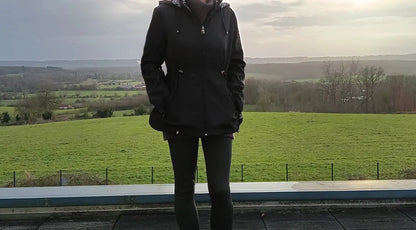 Manteau Veste légère et réversible deperlante noir/motifs fleuris Le Petit Placard