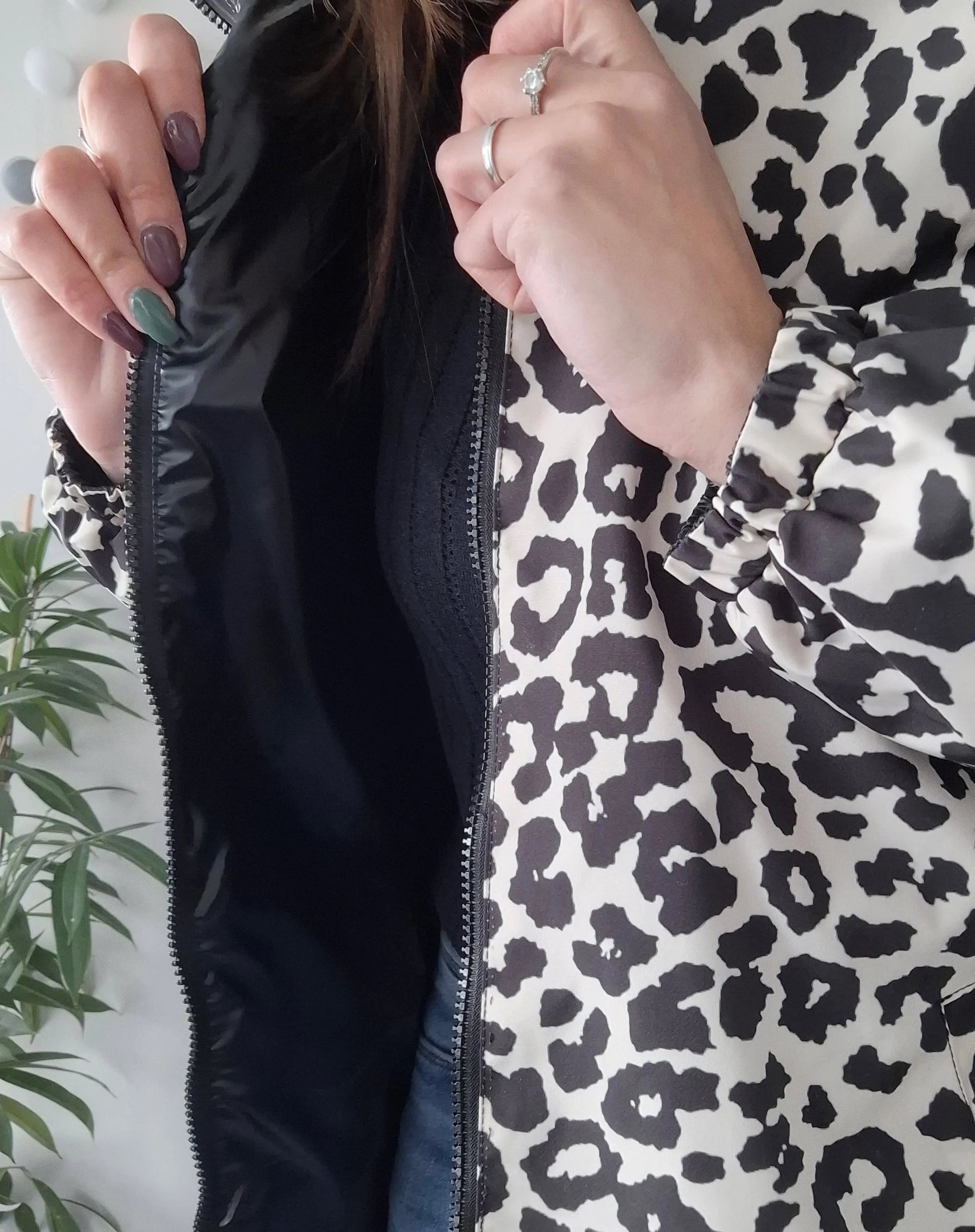 Attrait Paris - Manteau long sans ouate imperméable noir réversible avec motif léopard avec capuche Le Petit Placard