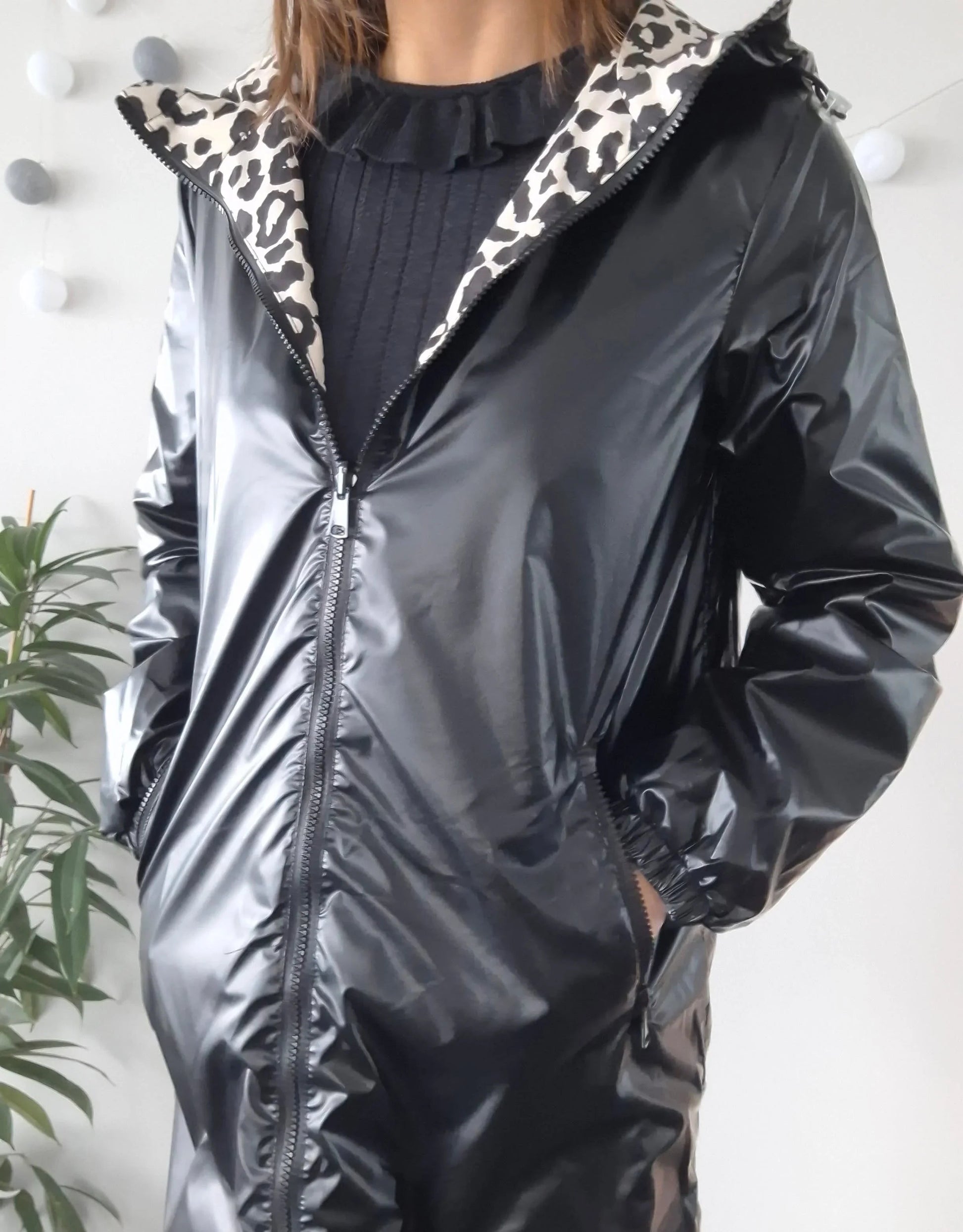 Attrait Paris - Manteau long sans ouate imperméable noir réversible avec motif léopard avec capuche Le Petit Placard