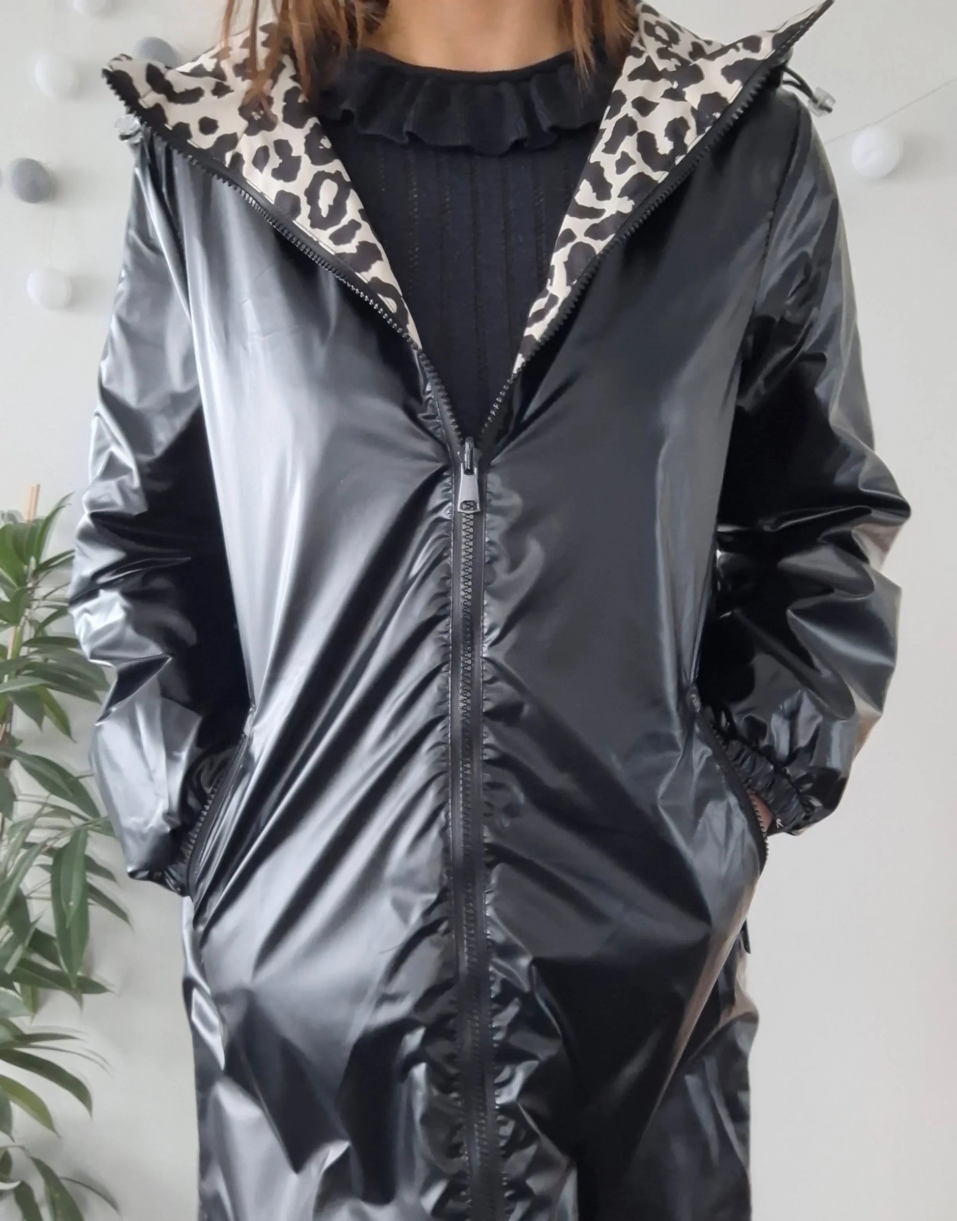 Attrait Paris - Manteau long sans ouate imperméable noir réversible avec motif léopard avec capuche Le Petit Placard