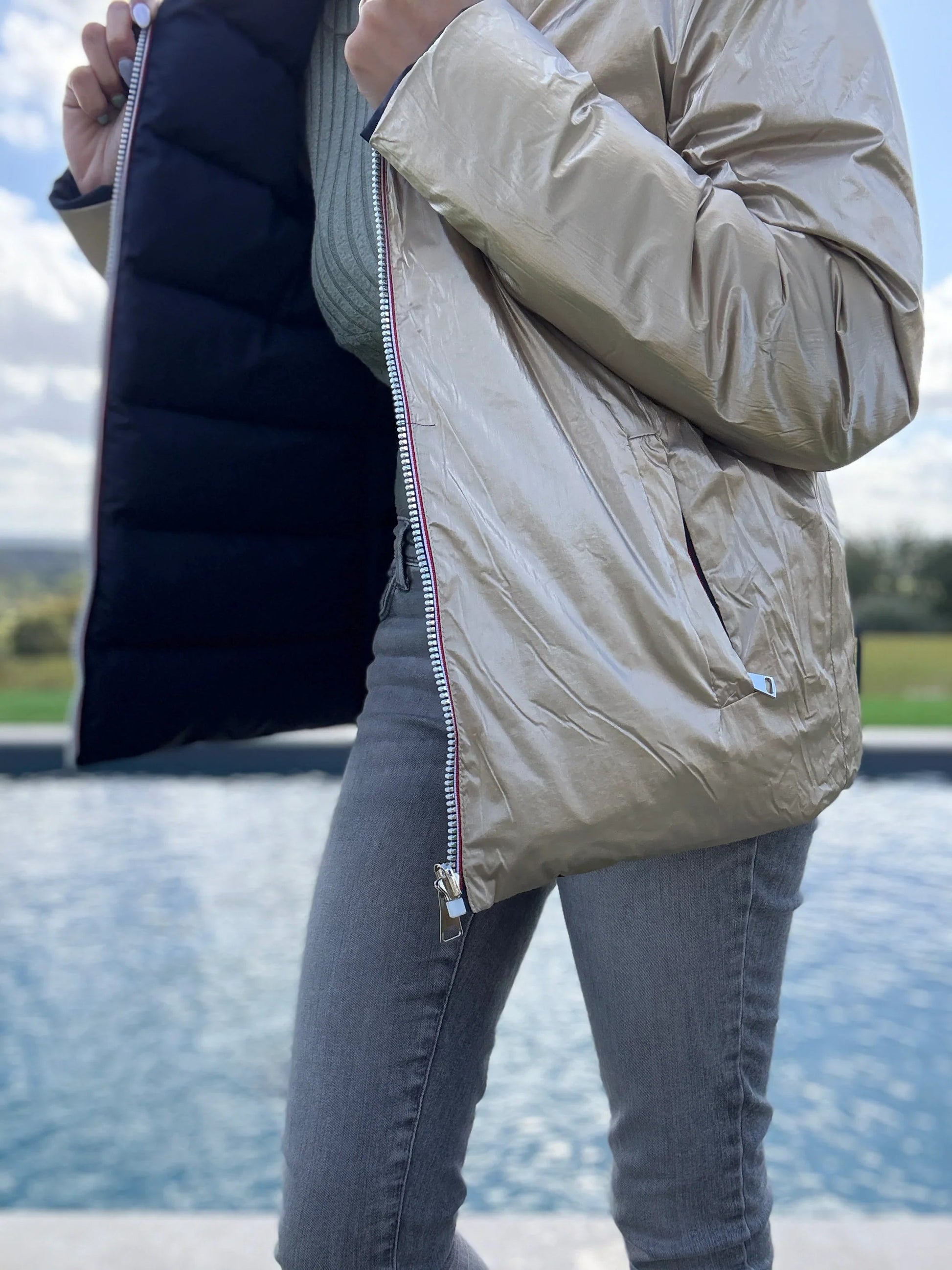 Doudoune manteau imperméable court réversible matelassé bleu marine doré Le Petit Placard