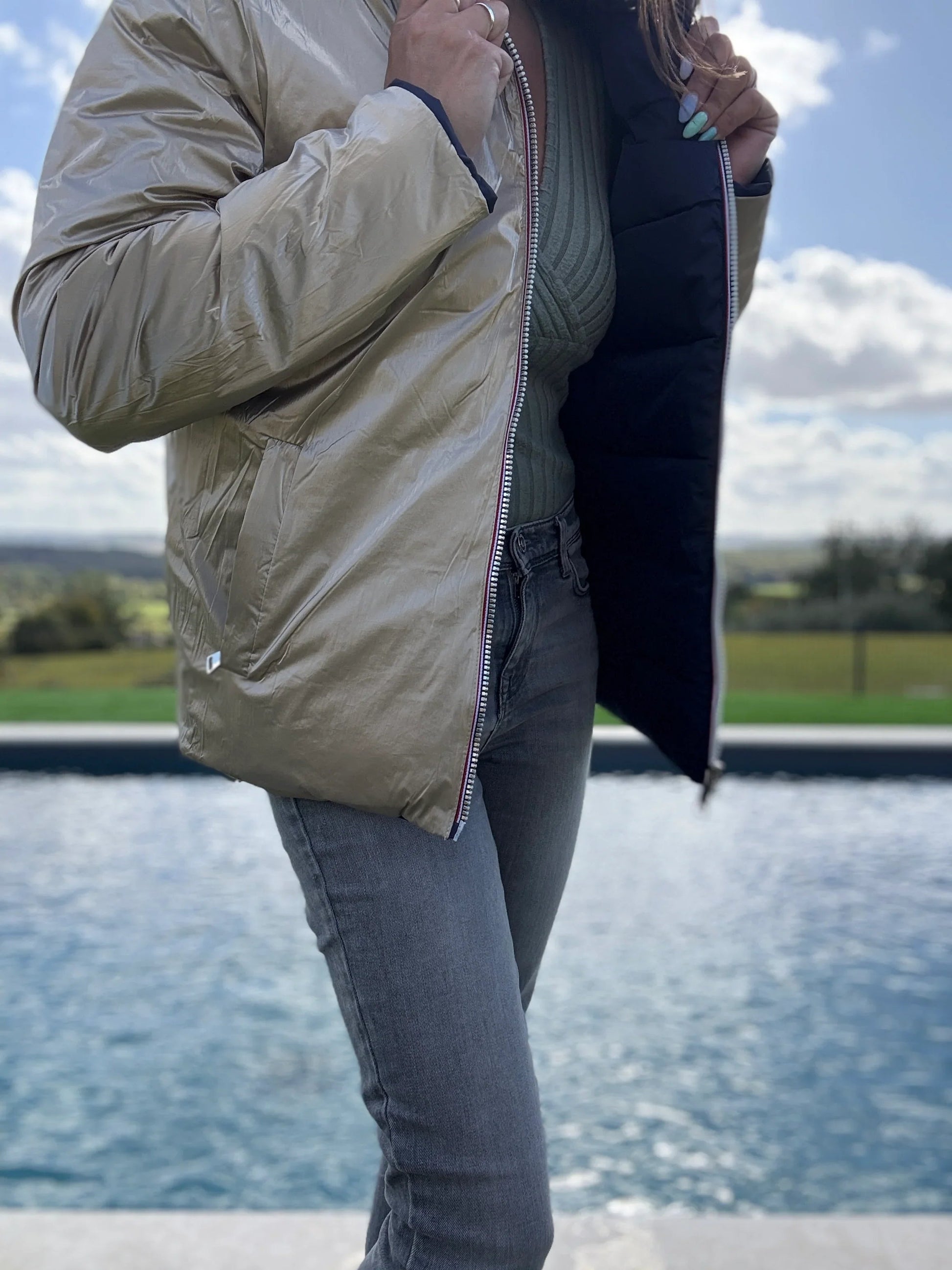Doudoune manteau imperméable court réversible matelassé bleu marine doré Le Petit Placard