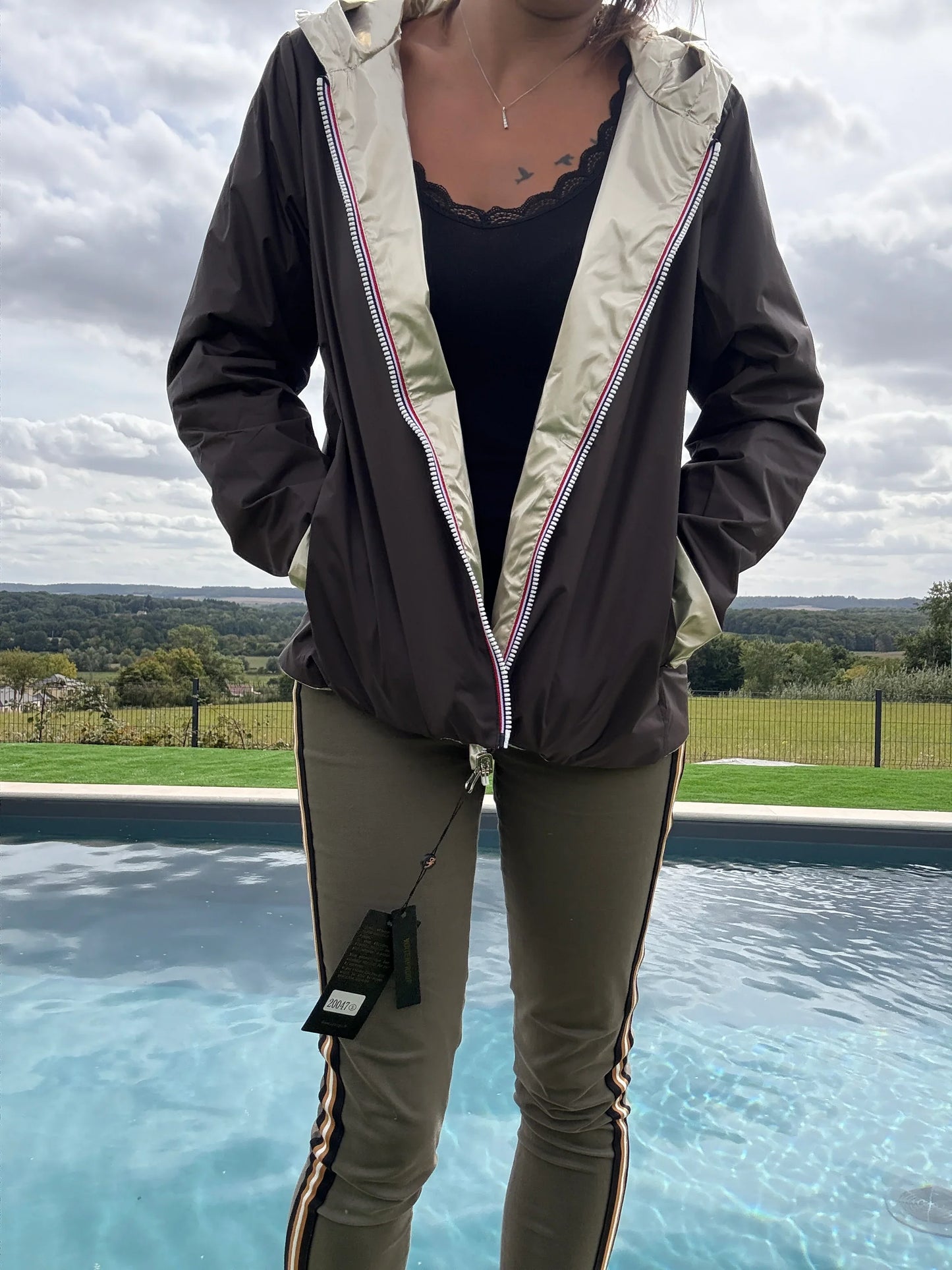 Laura Jo - Imperméable réversible court sans garnissage ouate mi-saison couleur marron chocolat/doré Le Petit Placard
