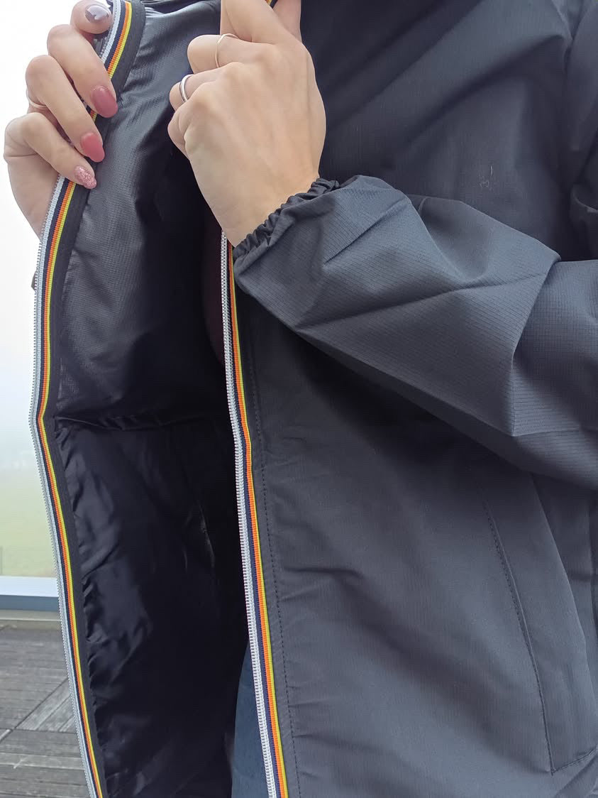 Melya Melody - Manteau mi long sous les fesses léger imperméable sans doublure noir Le Petit Placard