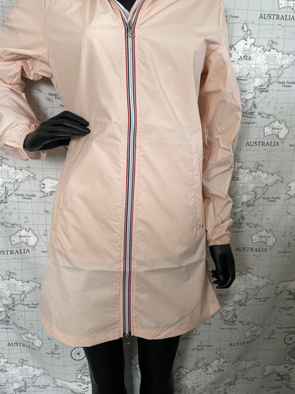 Laura Jo pink raincoat long style on mannequin, Le Petit Placard collection, front zipper