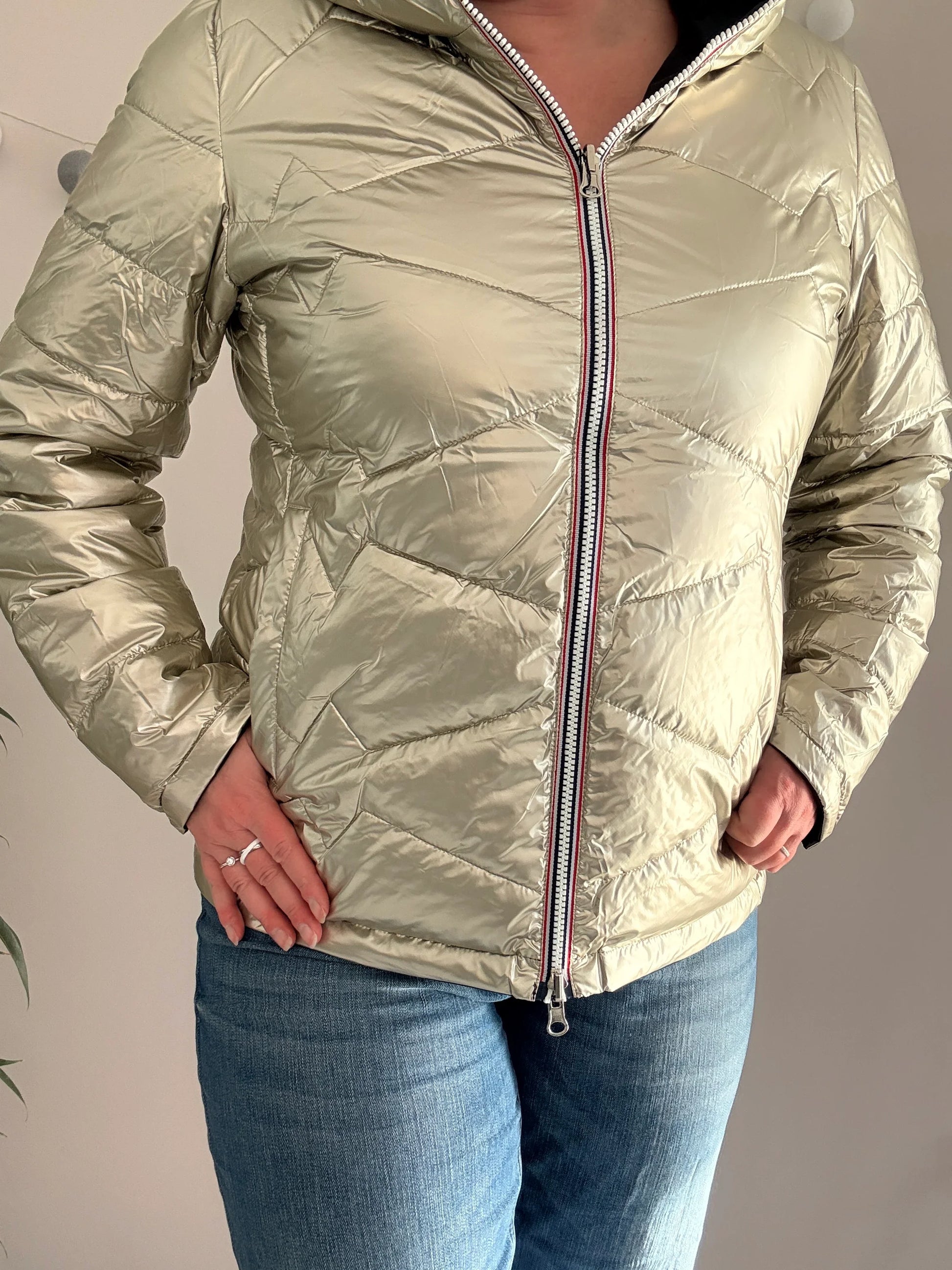 Doudoune réversible imperméable femme Laura Jo dorée matelassée avec fermeture éclair tricolore et capuche