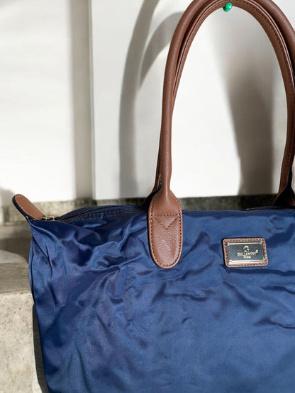 Sac à main fourre-tout couleur bleu marine Gallantry Paris avec anses en cuir camel et fermeture éclair