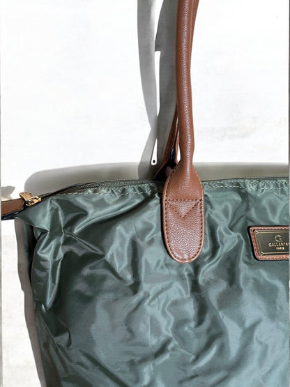 Sac à main fourre-tout couleur kaki Gallantry Paris avec anses en cuir marron et fermeture éclair dorée