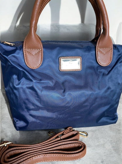 Sac à main fourre-tout petit modèle bleu marine en nylon avec anses et bandoulière en cuir camel