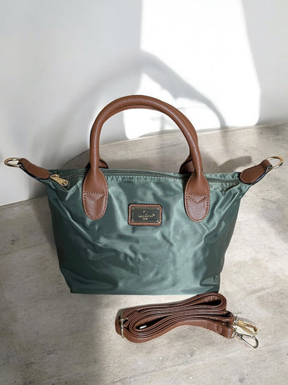 Sac à main fourre-tout petit modèle kaki en nylon avec anses et bandoulière en cuir marron