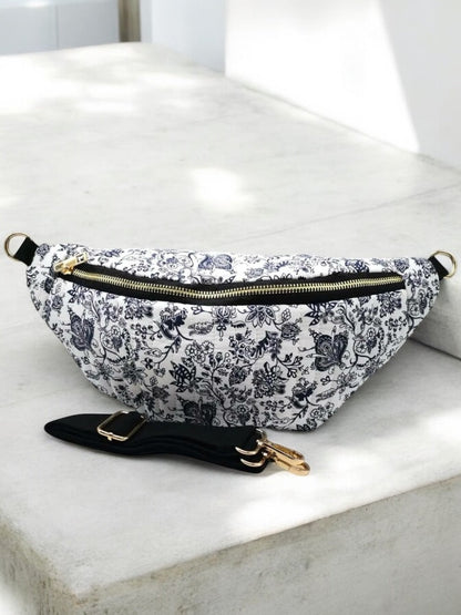 Sac banane blanc matelassé en coton motif floral noir Le Petit Placard