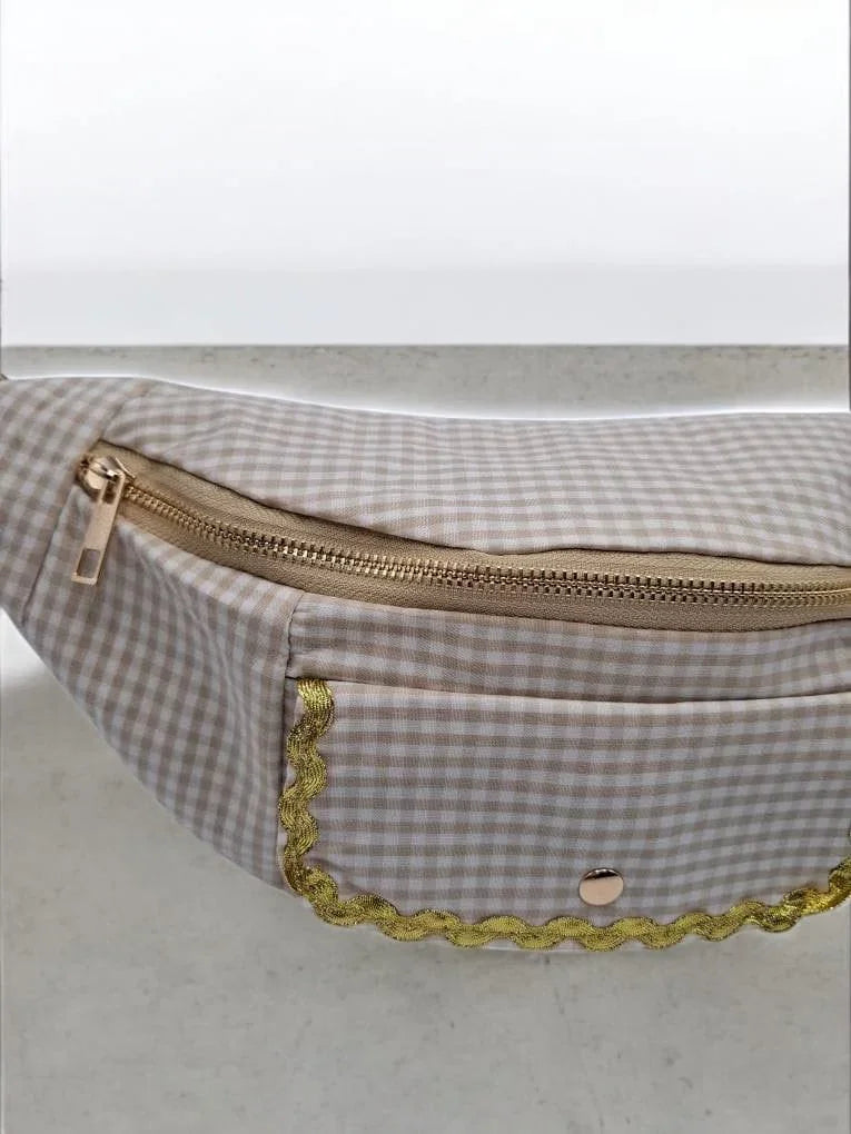 Sac banane en coton motif vichy beige et blanc 2 poches Le Petit Placard