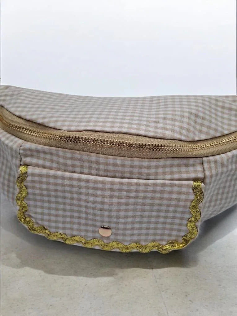 Sac banane en coton motif vichy beige et blanc 2 poches Le Petit Placard