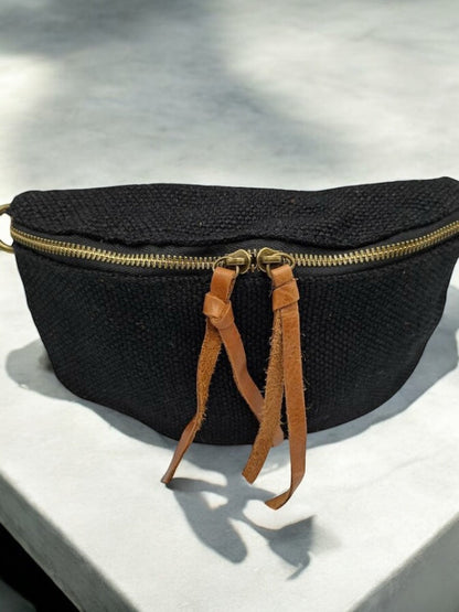 Sac banane en jute noir 1 poche doubles curseurs Le Petit Placard