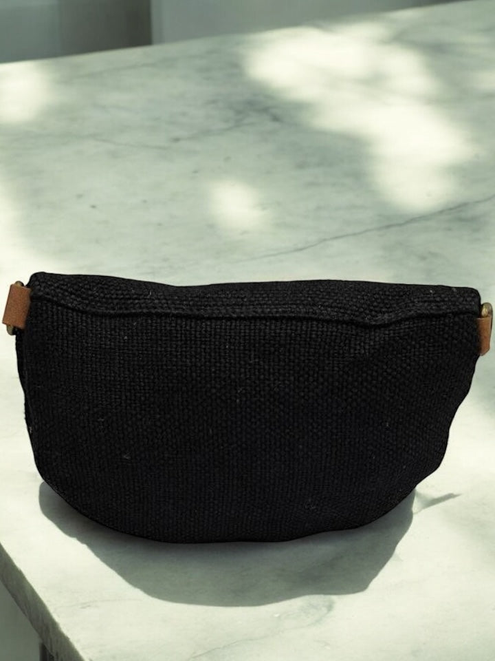 Sac banane en jute noir 1 poche doubles curseurs Le Petit Placard