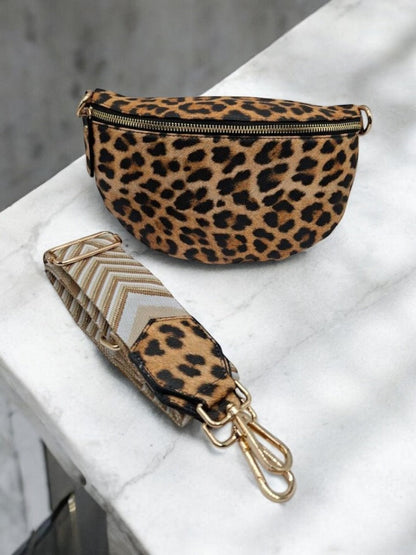 Sac banane en simili cuir motif léopard avec sangle fantaisie Le Petit Placard