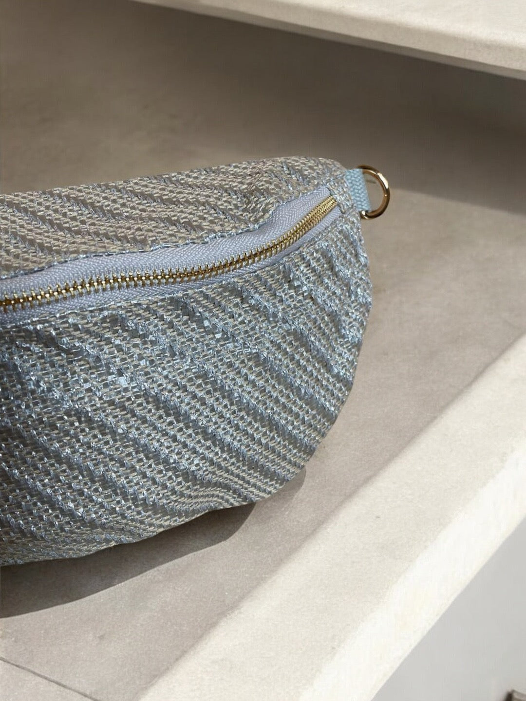 Sac banane Jade & Clarisse effet tressé couleur Argent Le Petit Placard