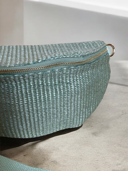 Sac banane Jade & Clarisse effet tressé couleur Vert d’eau Le Petit Placard
