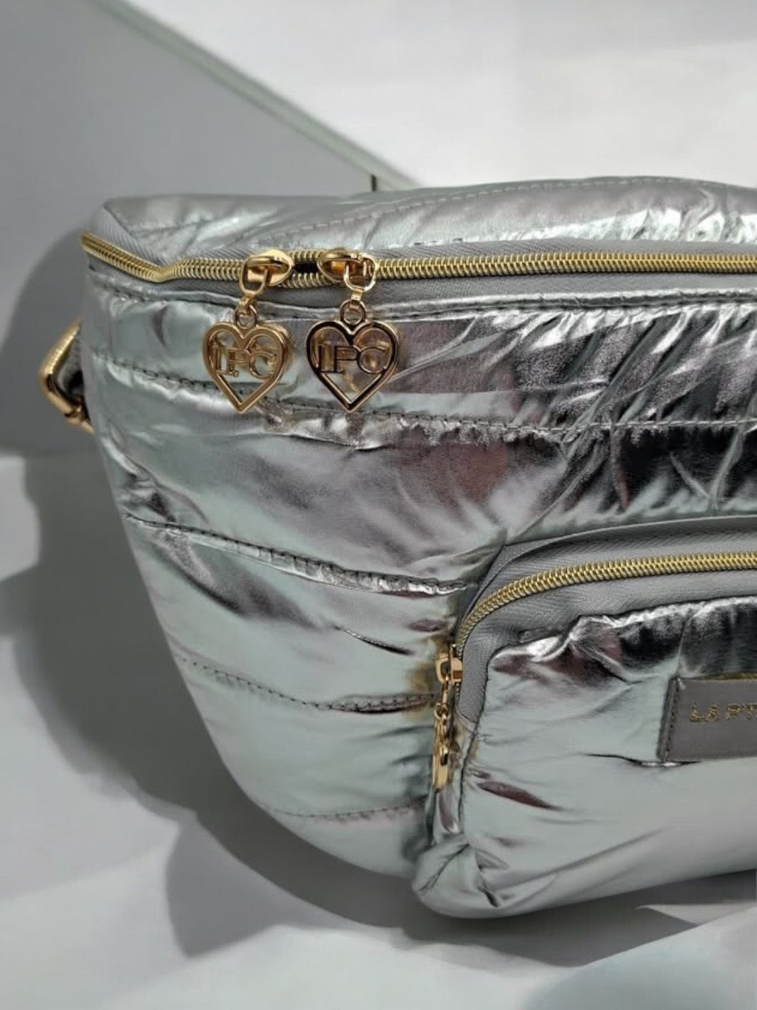 Sac Banane Matelassé Argenté 2 Poches – La Petite Cachottière Paris Le Petit Placard