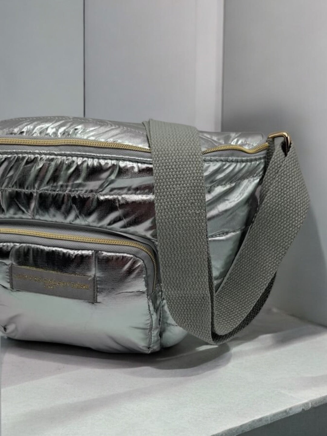 Sac Banane Matelassé Argenté 2 Poches – La Petite Cachottière Paris Le Petit Placard