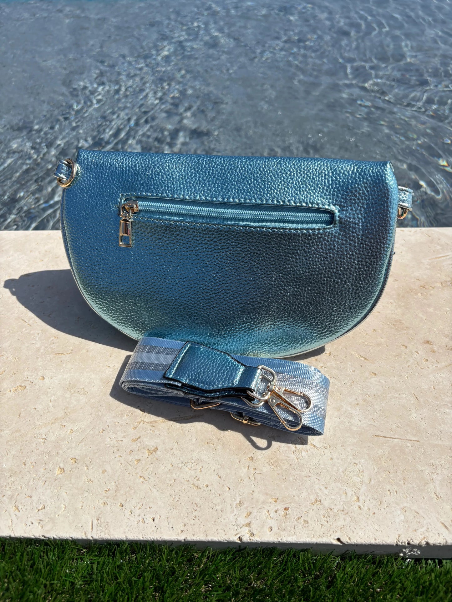 Sac banane simili cuir argenté bleu turquoise Le Petit Placard