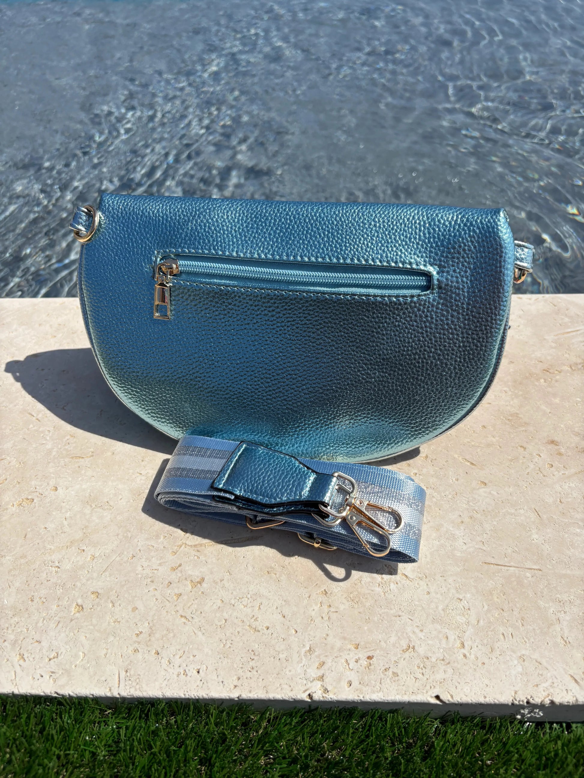 Sac banane simili cuir argenté bleu turquoise Le Petit Placard