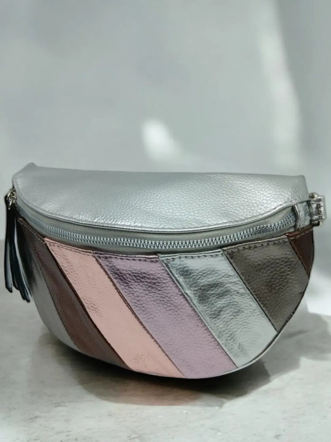 Sac banane simili cuir blanc argenté rosé Le Petit Placard