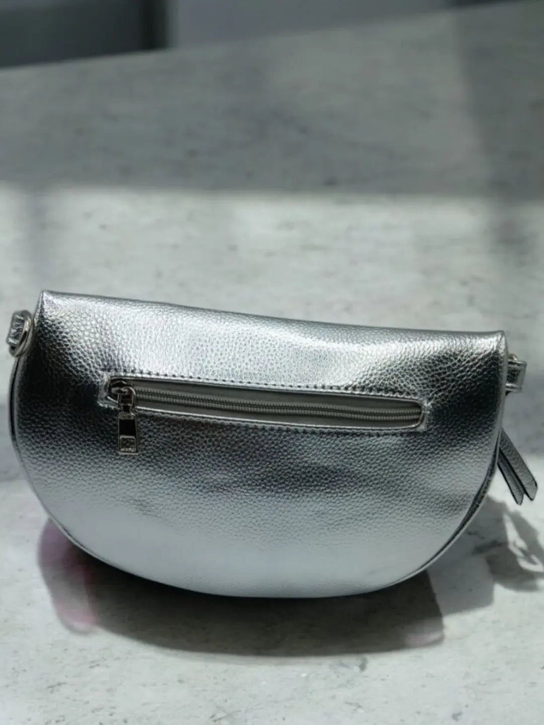 Sac banane simili cuir blanc argenté rosé Le Petit Placard