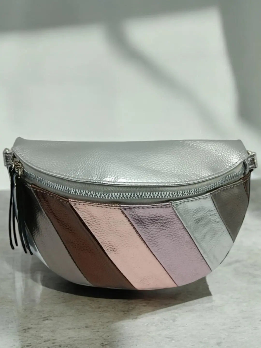 Sac banane simili cuir blanc argenté rosé Le Petit Placard