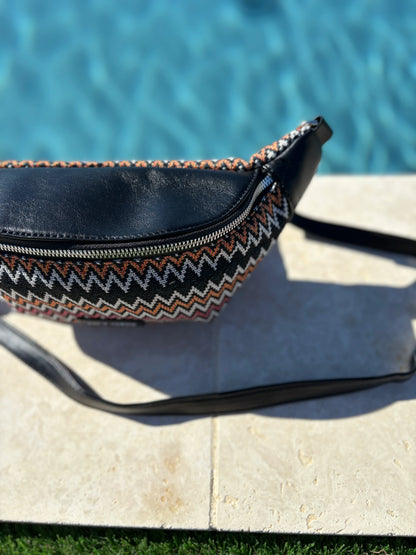 Trendy black and zigzag pattern sac banane by a pool, Le Petit Placard accessories