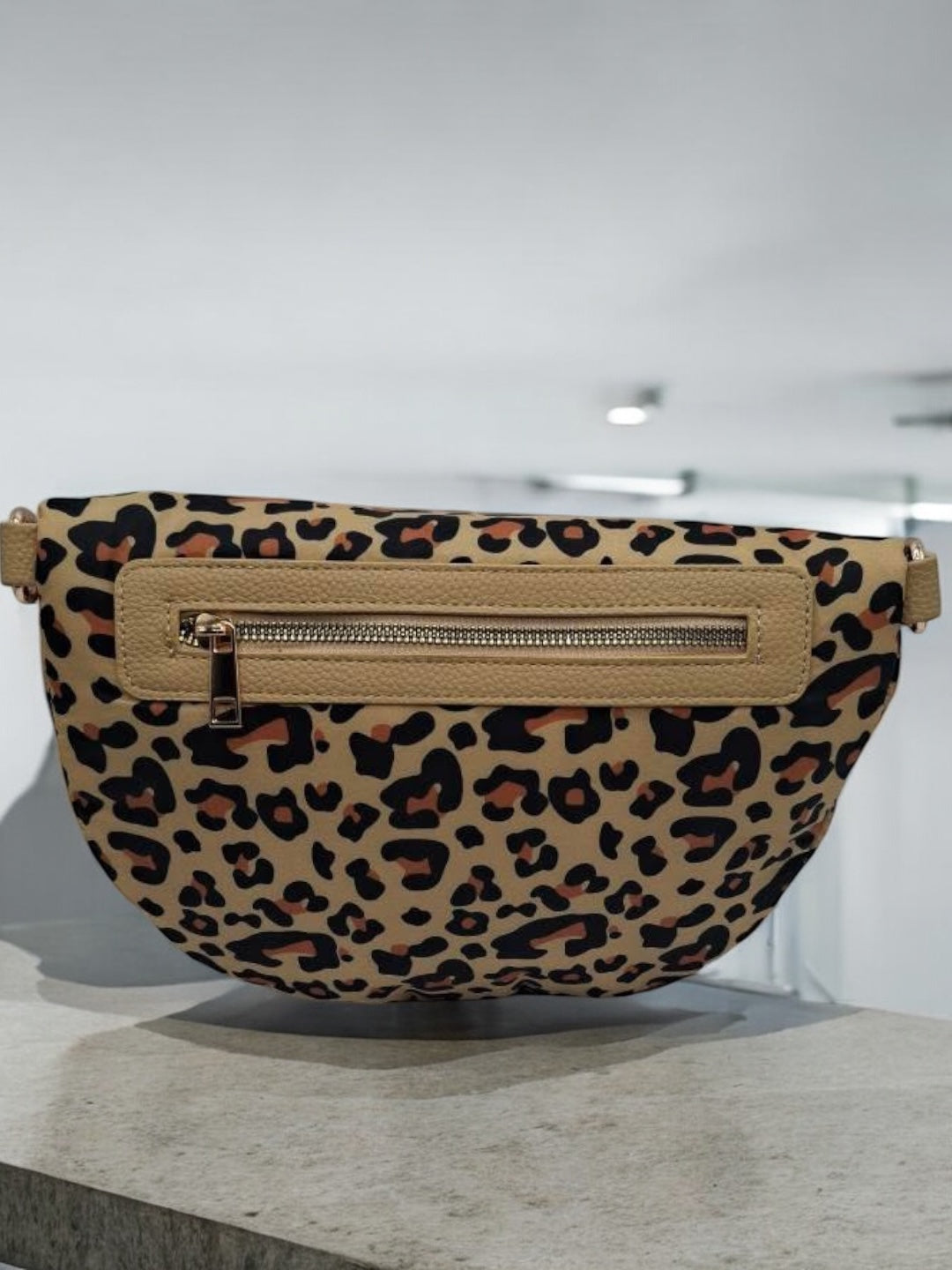 Sac banane tissu doux imprimé léopard 2 curseurs Le Petit Placard