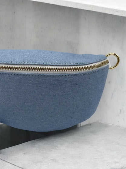 Sac banane tissu jean bandouliere blanche en cuir Le Petit Placard