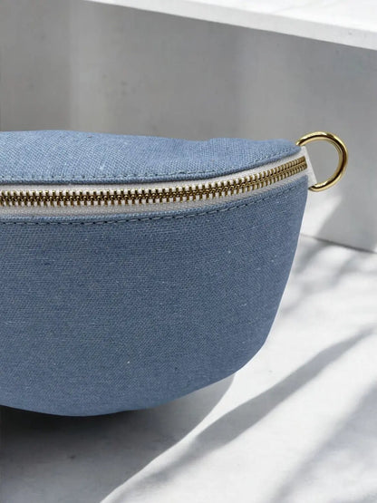 Sac banane tissu jean bandouliere blanche en cuir Le Petit Placard