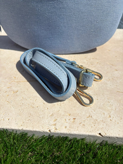 Sac banane tissu jean bandouliere bleu clair en cuir Le Petit Placard