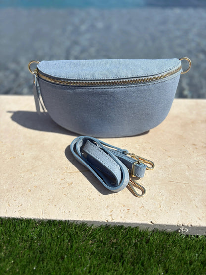 Sac banane tissu jean bandouliere bleu clair en cuir Le Petit Placard